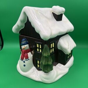 SCM Designs Snow Covered House‎ Ceramic Cookie Jar with snowman tree clean GHA3.